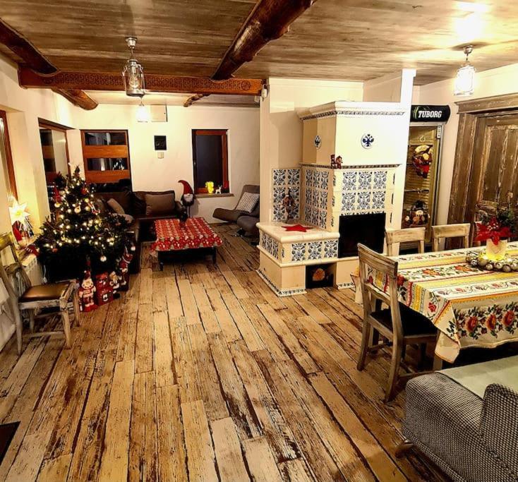 Pensiune Subcrai Cu Centru Spa Zărneşti Exterior foto